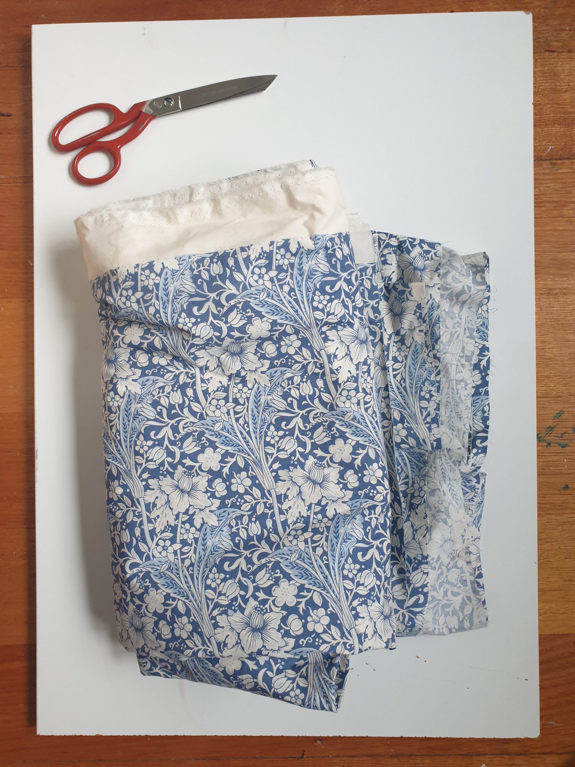 Eco friendly wheat bag made with upcycled fabric 'Old Fashioned Roses' - Image 4
